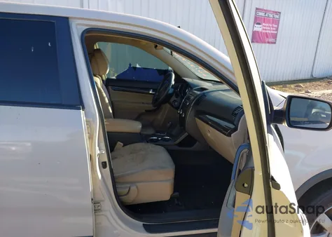 2011 Kia Sorento Lx z USA, uszkodzony, nr VIN 5XYKT3A18BG131344